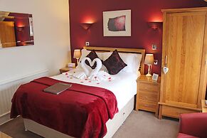 St John's Lodge (incl off-site health club)