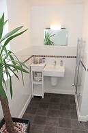 St John's Lodge (incl off-site health club)