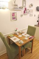 St John's Lodge (incl off-site health club)