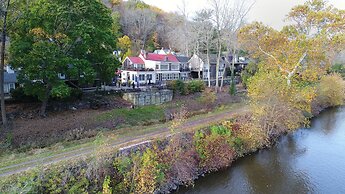 Lumberville 1740 House