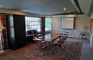 Lumberville 1740 House