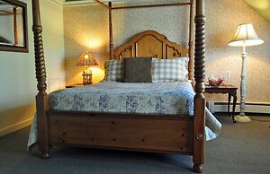 Lumberville 1740 House