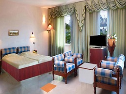 Bharat Hotel