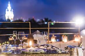 Ananda Hotel Boutique