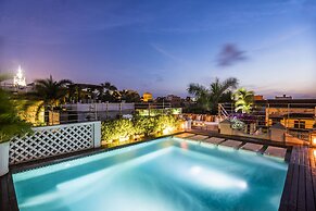 Ananda Hotel Boutique