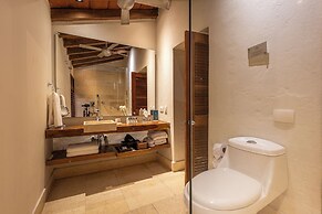 Ananda Hotel Boutique