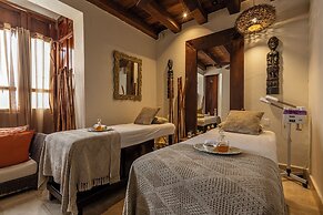 Ananda Hotel Boutique