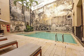 Ananda Hotel Boutique