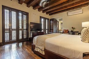 Ananda Hotel Boutique