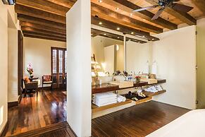 Ananda Hotel Boutique