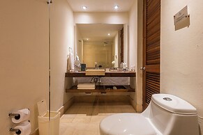 Ananda Hotel Boutique