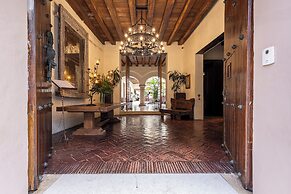 Ananda Hotel Boutique