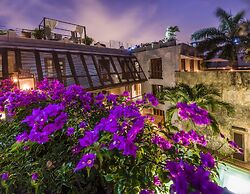 Ananda Hotel Boutique