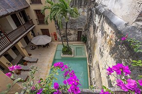 Ananda Hotel Boutique