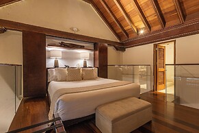 Ananda Hotel Boutique