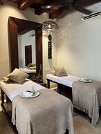 Ananda Hotel Boutique