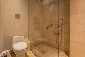 Ananda Hotel Boutique