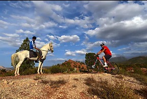 Domaine de la Roseraie Resort