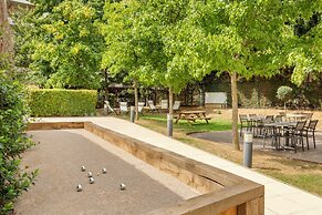 Courtyard by Marriott Paris Saint Denis