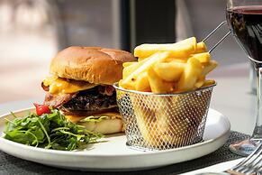 Courtyard by Marriott Paris Saint Denis