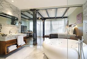 Tomtom Suites - Special Class