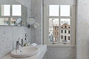 Tomtom Suites - Special Class