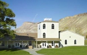 Holiday Inn and Suites Grand Junction by IHG