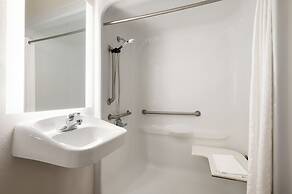 Candlewood Suites Watertown Fort Drum by IHG