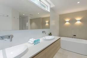 Mandalay Luxury Beachfront Apartments