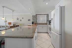 Aqua Bay Club Condos