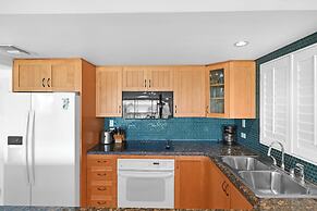 Aqua Bay Club Condos