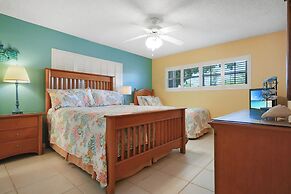 Aqua Bay Club Condos