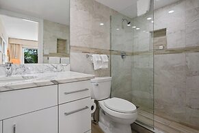 Aqua Bay Club Condos