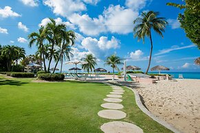 Aqua Bay Club Condos