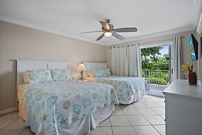 Aqua Bay Club Condos