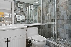 Aqua Bay Club Condos