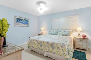 Aqua Bay Club Condos