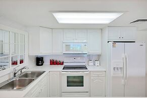 Aqua Bay Club Condos