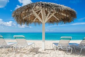 Aqua Bay Club Condos