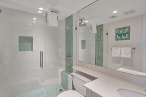 Aqua Bay Club Condos