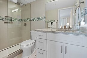 Aqua Bay Club Condos