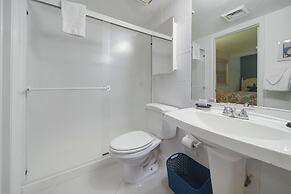 Aqua Bay Club Condos