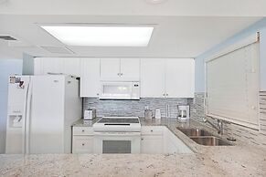 Aqua Bay Club Condos