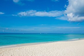 Aqua Bay Club Condos