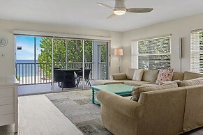 Aqua Bay Club Condos