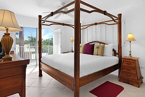 Aqua Bay Club Condos