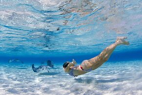 Aqua Bay Club Condos