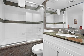 Aqua Bay Club Condos