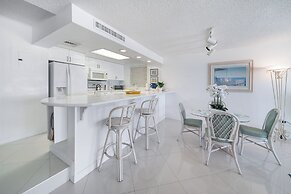 Aqua Bay Club Condos