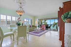 Aqua Bay Club Condos